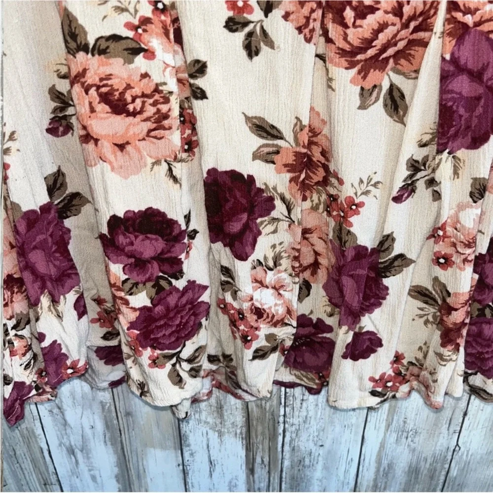 Torrid Fit & Flare Floral Crinkle Gauze Blouse Cream & Red Rayon Size 0X - Picture 3 of 6